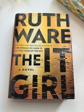 The It Girl by Ruth Ware Book